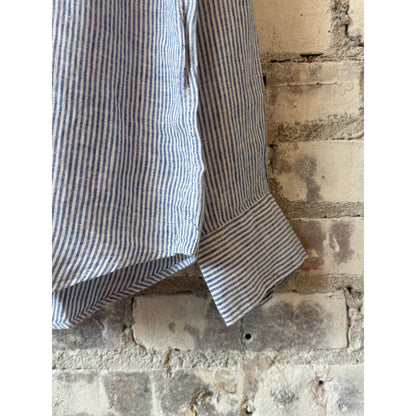 Men's Paul Woven Shirt in navy and white by Hartford Men's, featuring a stylish woven fabric and casual fit.