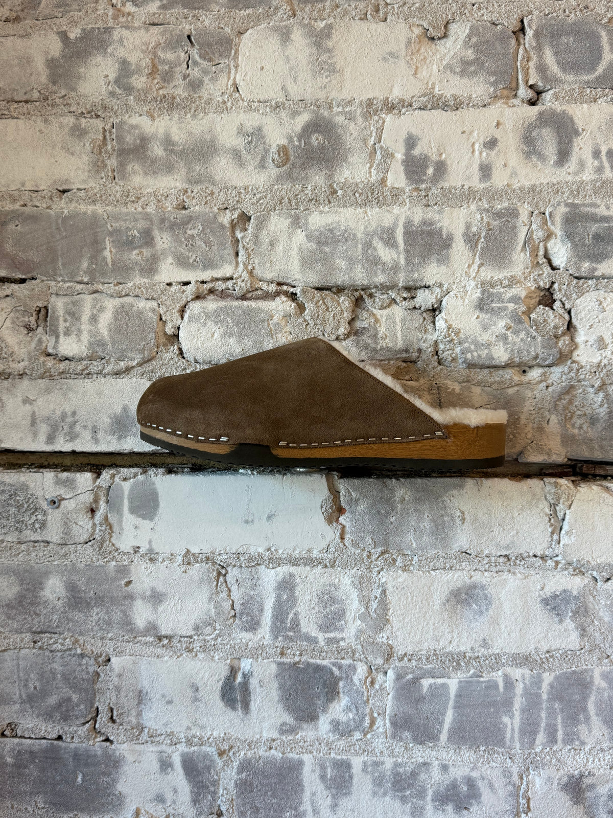 Ella Suede/Lambswool Clog - Umber/White Wool