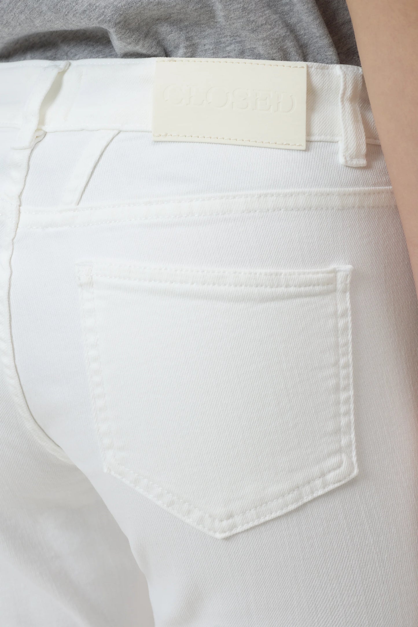 Closed Women's Baker Skinny Jean – White Lavender