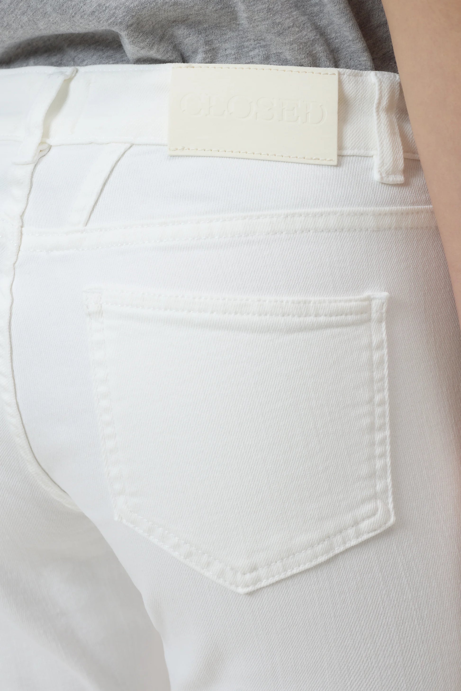 Closed Women's Baker Skinny Jean – White Lavender