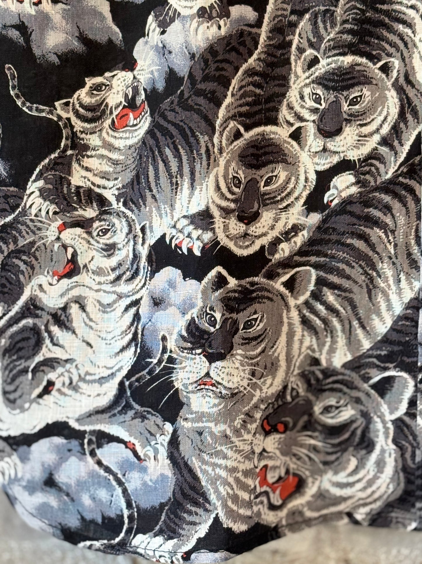 Hawaiian Tiger Shirt - Black