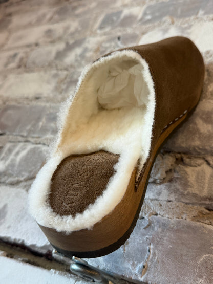 Ella Suede/Lambswool Clog - Umber/White Wool