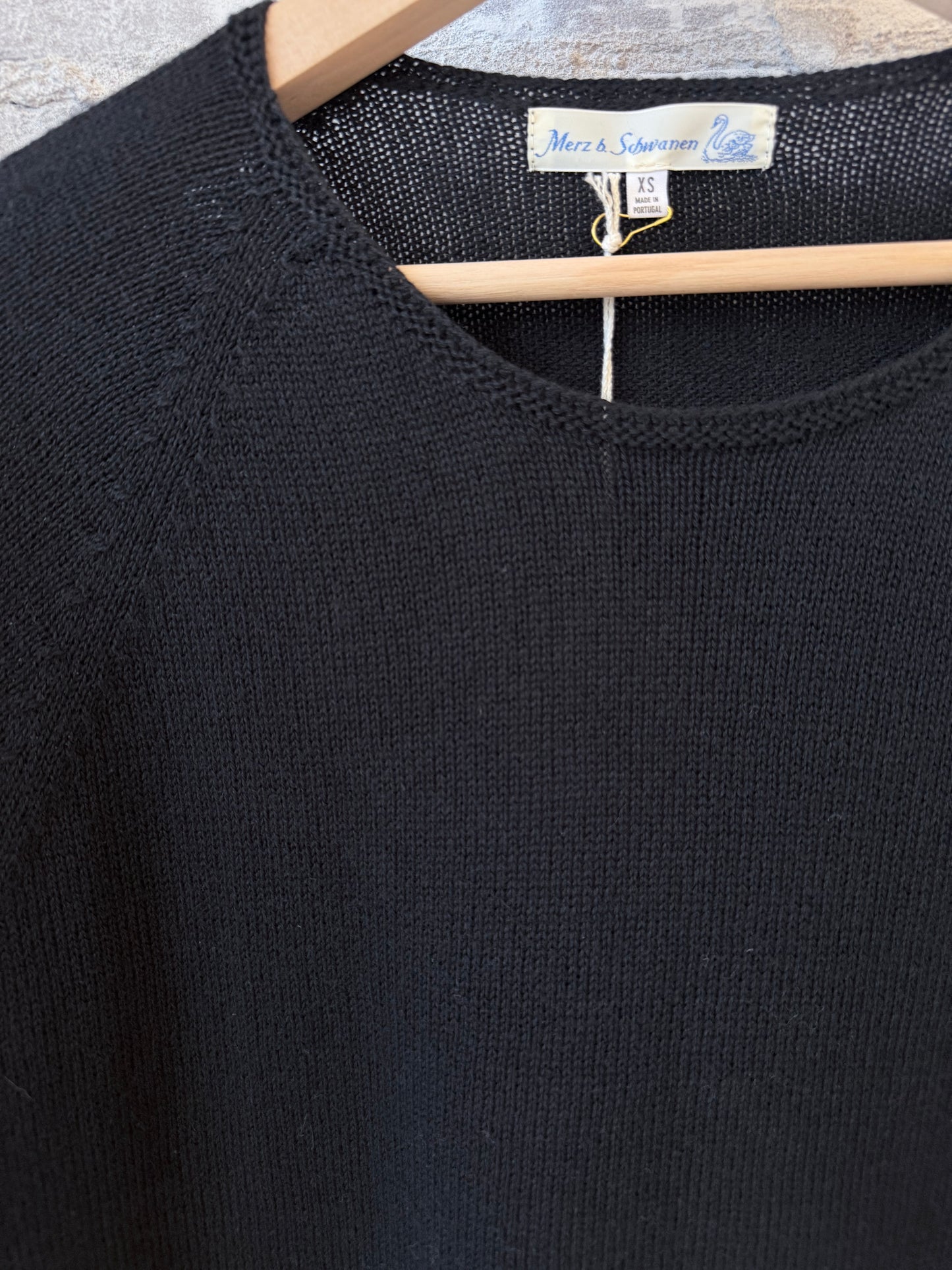 Lightweight Cotton-Cashmere Raglan Sweater - Deep Black - DUNE + SALT