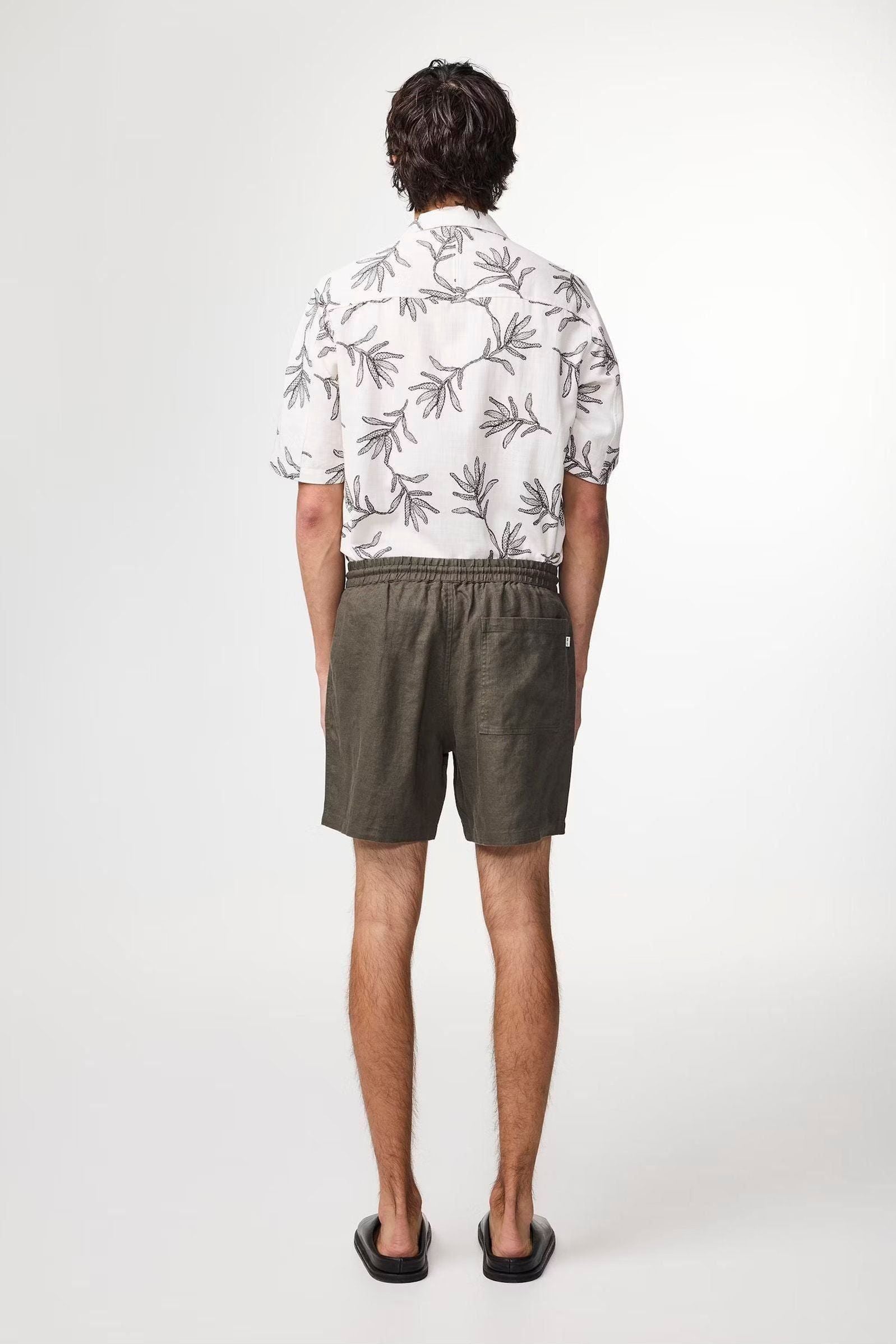 Gregor Casual Drawstring Linen Shorts - Croc Green - DUNE + SALT
