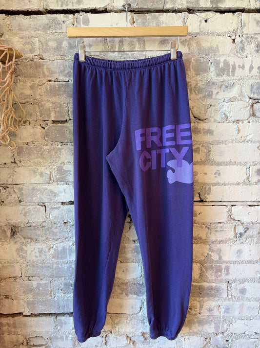 FreeCity FREECITY LARGE SWEATPANT - Purple Bushes Black