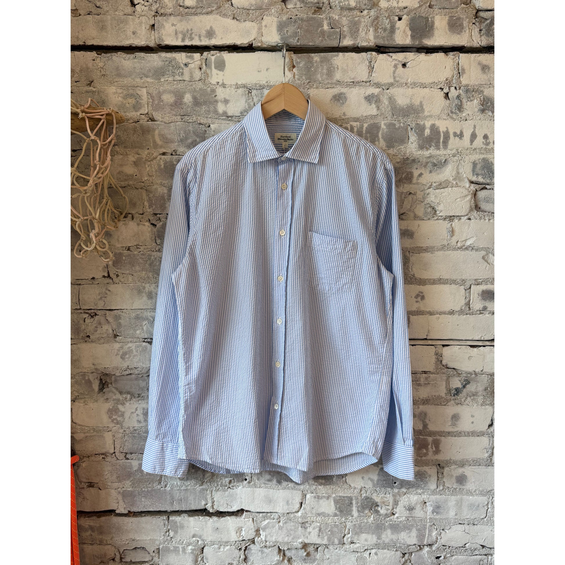Men's Paul Woven Seersucker Shirt by Hartford in sky blue and white, featuring a woven seersucker fabric and classic collar.