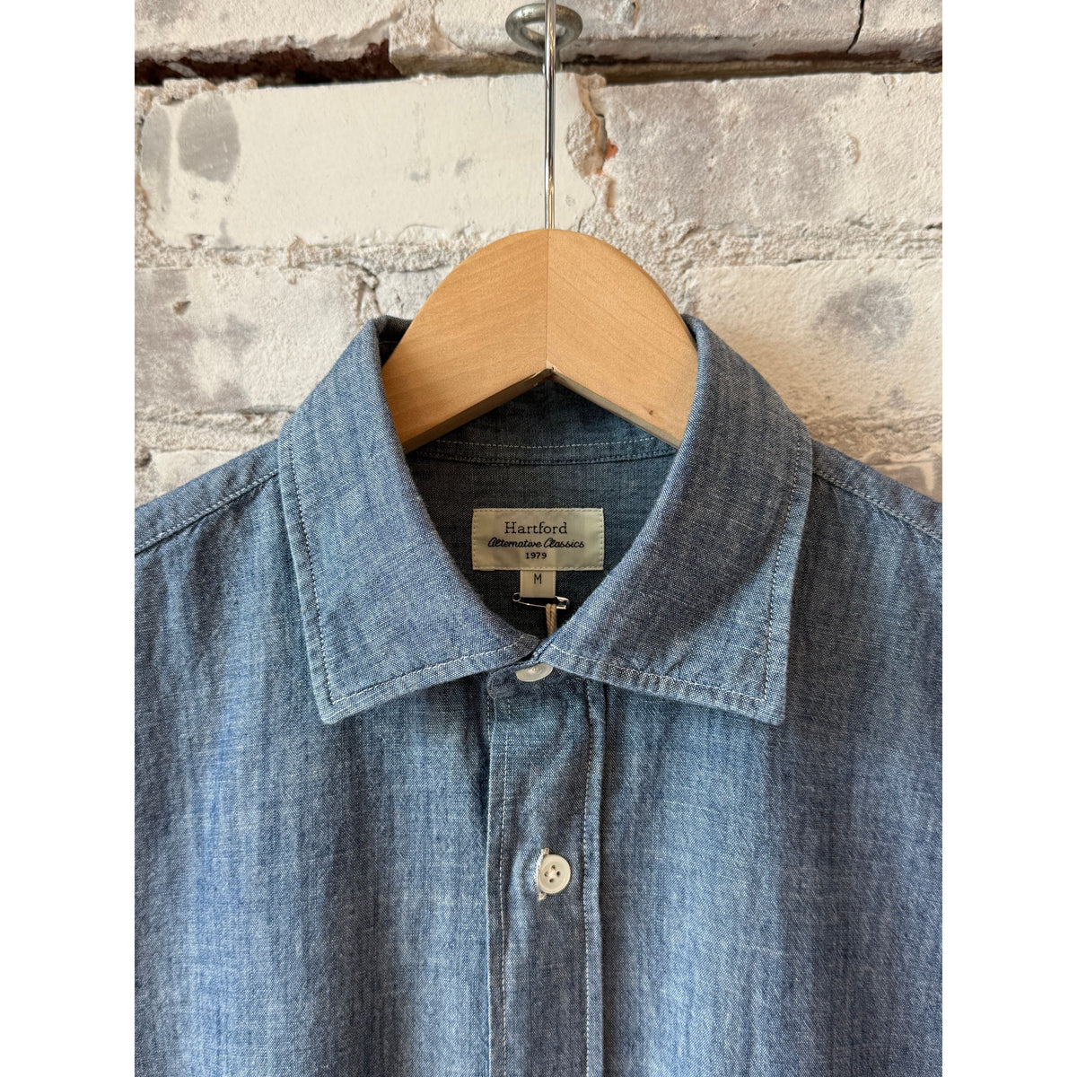 Men's Paul Woven Shirt in Light Indigo by Hartford Men's, featuring a casual woven fabric and classic fit.