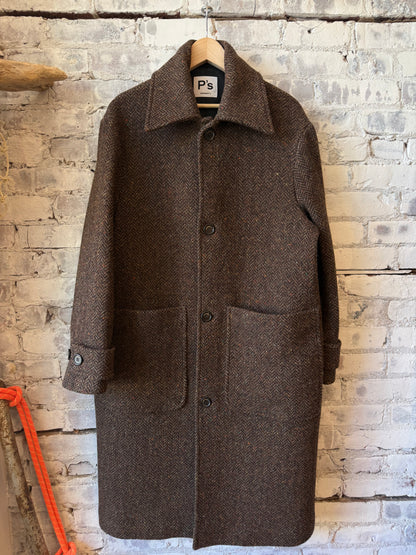 Presidents Garden Coat in Hickory, a durable outdoor jacket with a rugged design and warm lining for outdoor gardening.