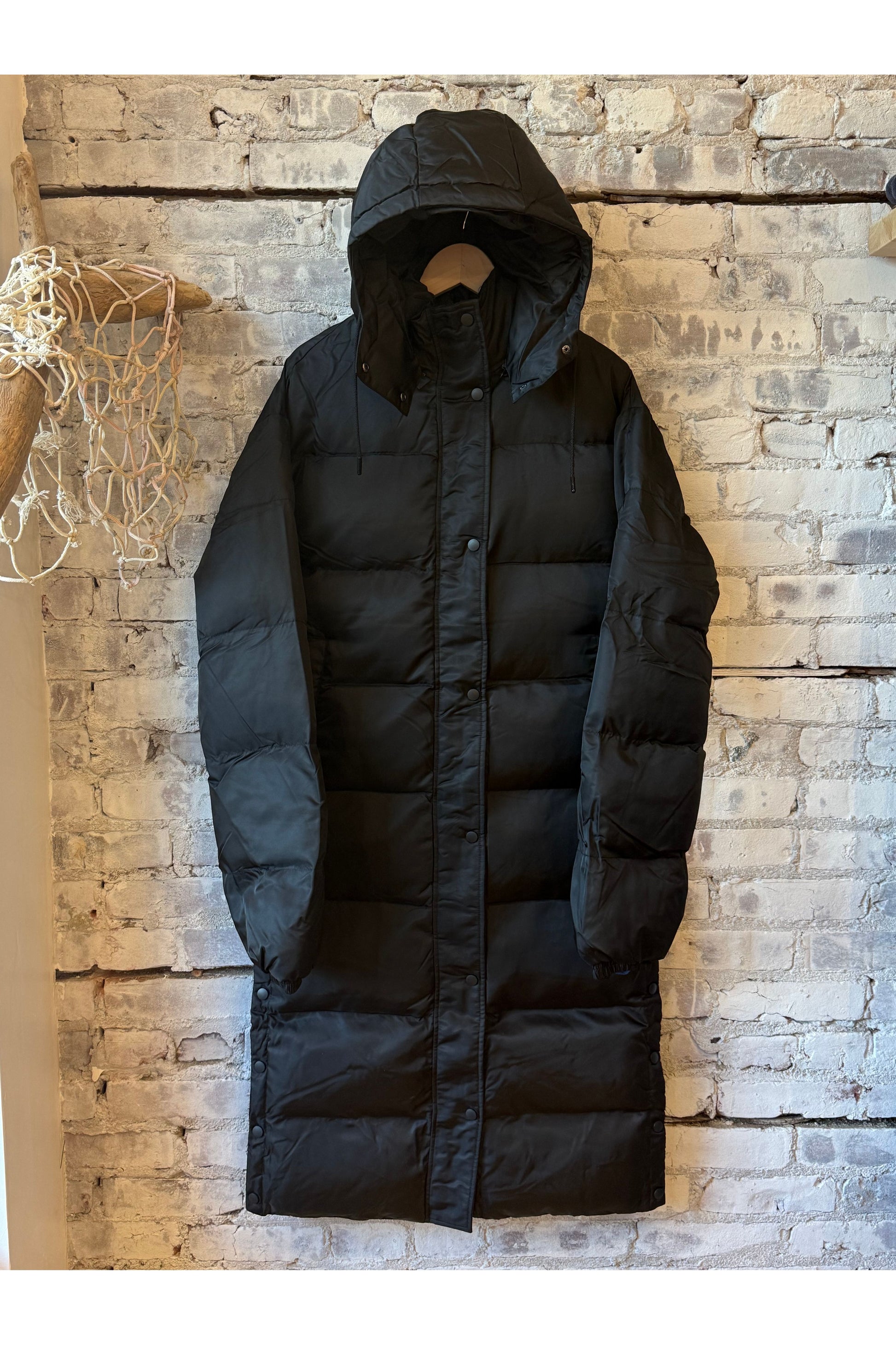 06 Long Puffer - Black/Royal Blue - DUNE + SALT