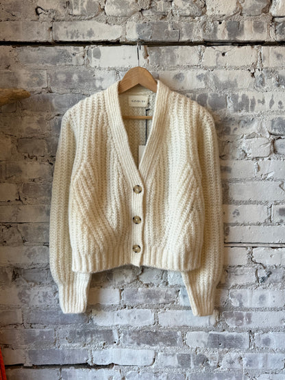 Women's ivory Sara Cardi by ELEVEN SIX, featuring a stylish, cozy knit design perfect for casual and chic outfits.