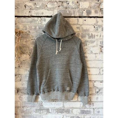Men's gray Kepani Manchester 2 pullover hoodie, soft fabric, with hood and front pocket, casual style.