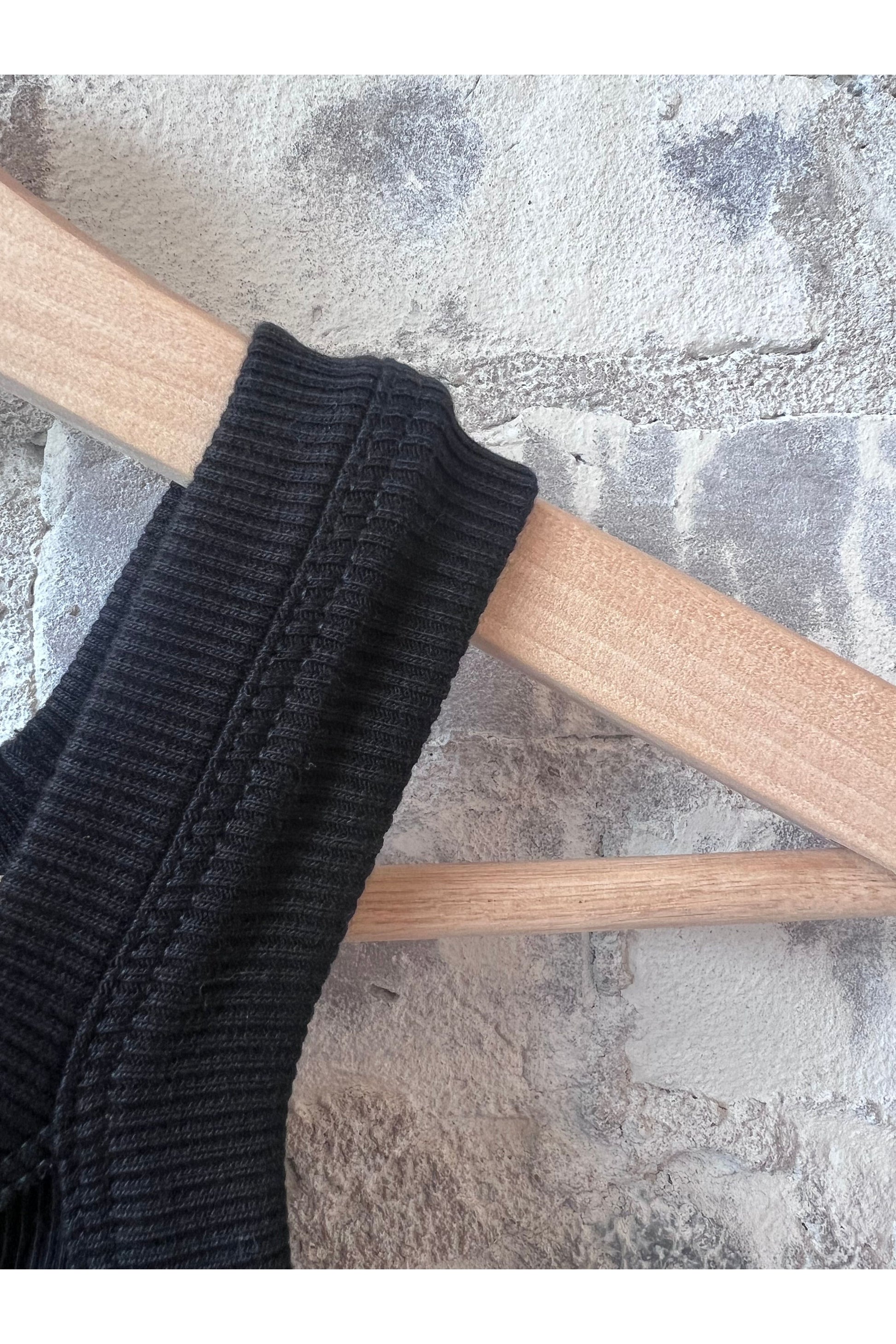 Cropped Racer Top - Black - DUNE + SALT