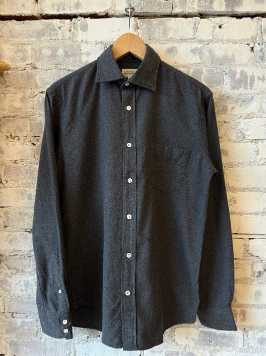 Hartford Men's Paul Woven Shirt in charcoal, showcasing the textured woven fabric and classic collar style.