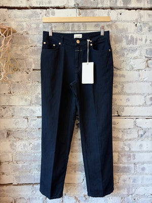 Women's Milo Straight Pants in Dark Night by Closed, featuring a sleek fit and dark denim fabric.