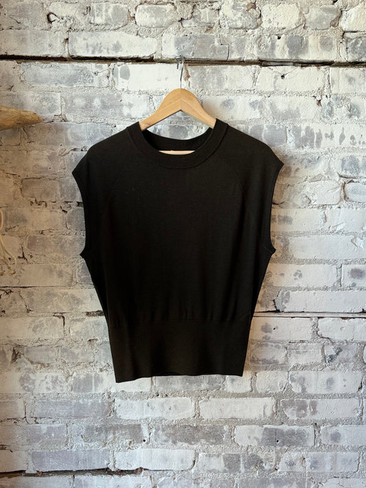Sleeveless Cashmere/Silk Crewneck Jumper - Maple Brown - DUNE + SALT