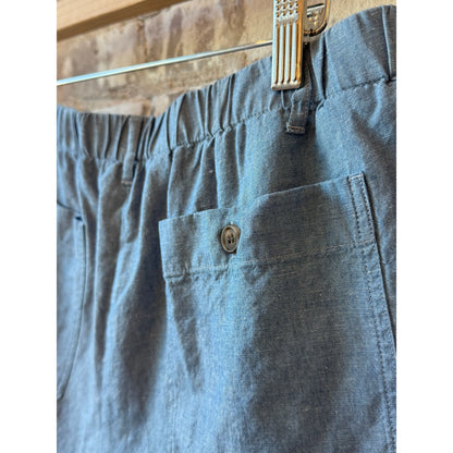Women's Hartford Stefi Linen Chambray Shorts in denim blue, casual fit with a relaxed summer style.