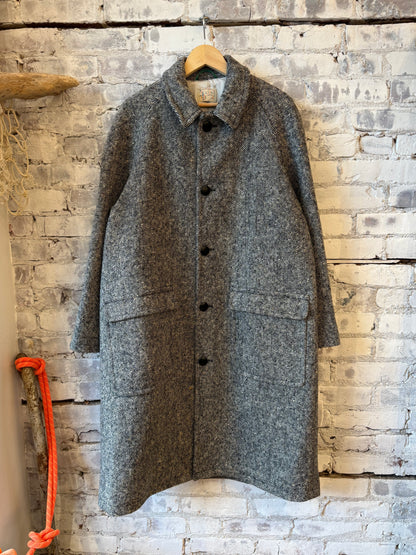 Raglan Wool Overcoat - Black/Cream Slub Donegal