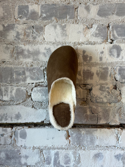 Ella Suede/Lambswool Clog - Umber/White Wool