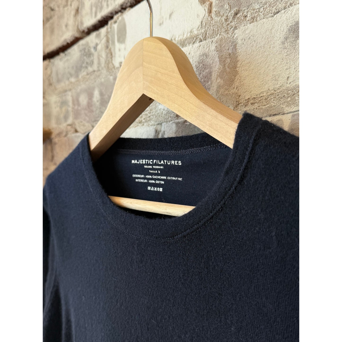 Women's Majestic Filatures marine extrafine double layer cashmere long-sleeve crewneck sweater, soft and luxurious fabric.