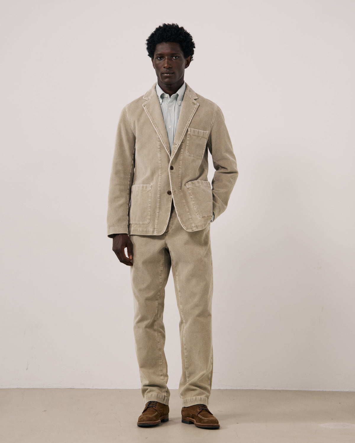 Hartford Men's Julian Woven Jacket in sand color, lightweight jacket with woven fabric, collar, and button closure.