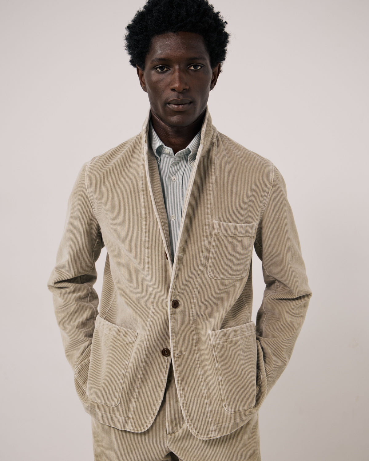Hartford Men's Julian Woven Jacket in sand, showcasing a stylish woven fabric and classic jacket silhouette.