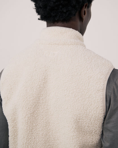 Hartford Men's Basta knitted vest in natural color, featuring a cozy, textured V-neck design for stylish casual wear.