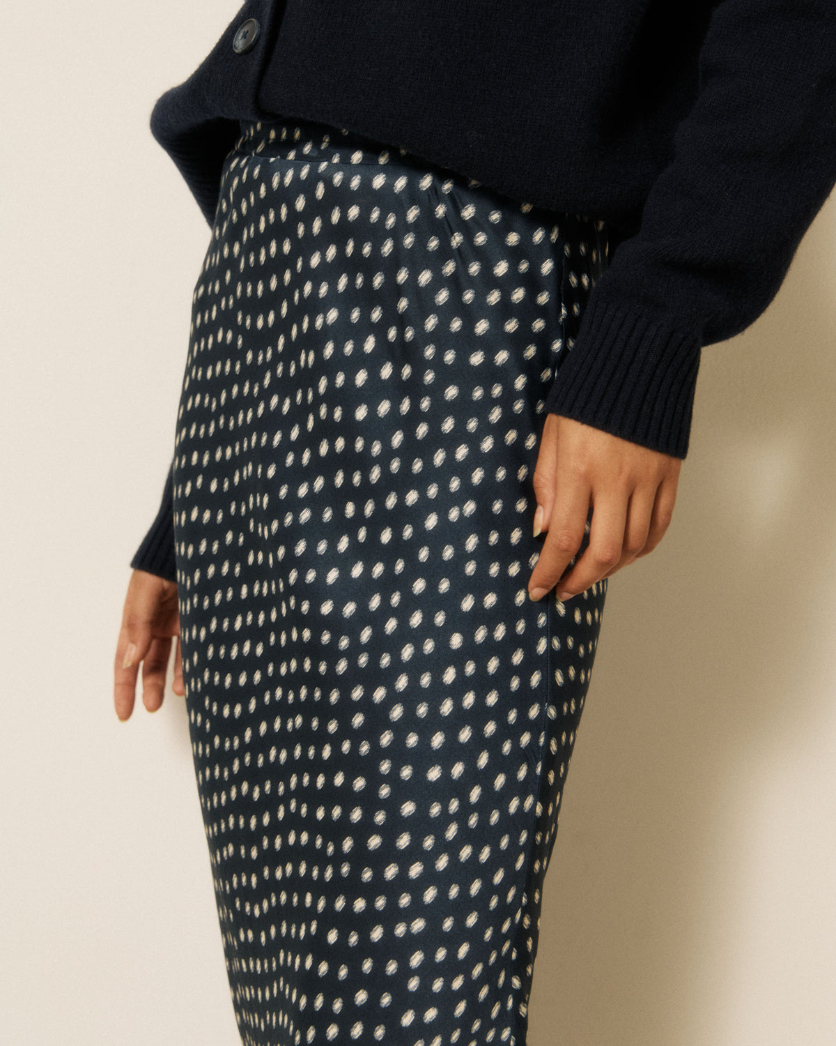 Women's woven skirt in dark navy and raw white by Hartford Women's, featuring a stylish, textured fabric design.