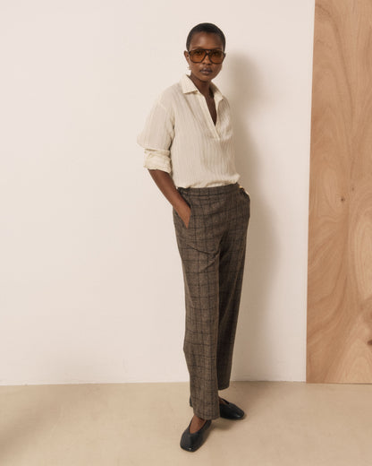 Women's brown woven pants by Hartford Women's, featuring a stylish and comfortable woven fabric design.