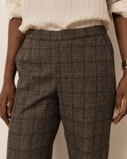 Women's brown woven pants by Hartford Women's, stylish and comfortable, featuring a textured woven fabric and a relaxed fit.