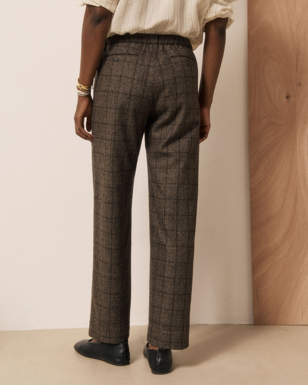 Women's Pretty Woven Brown Pants by Hartford Women's, featuring a stylish woven fabric design and classic fit.