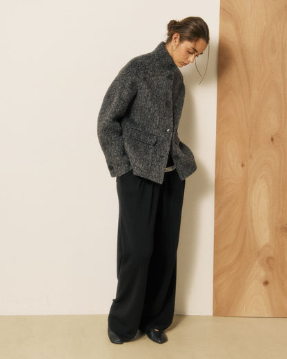 Hartford Women's Vivien Woven Jacket in grey, stylish women's jacket with woven fabric, front pockets, and tailored fit.