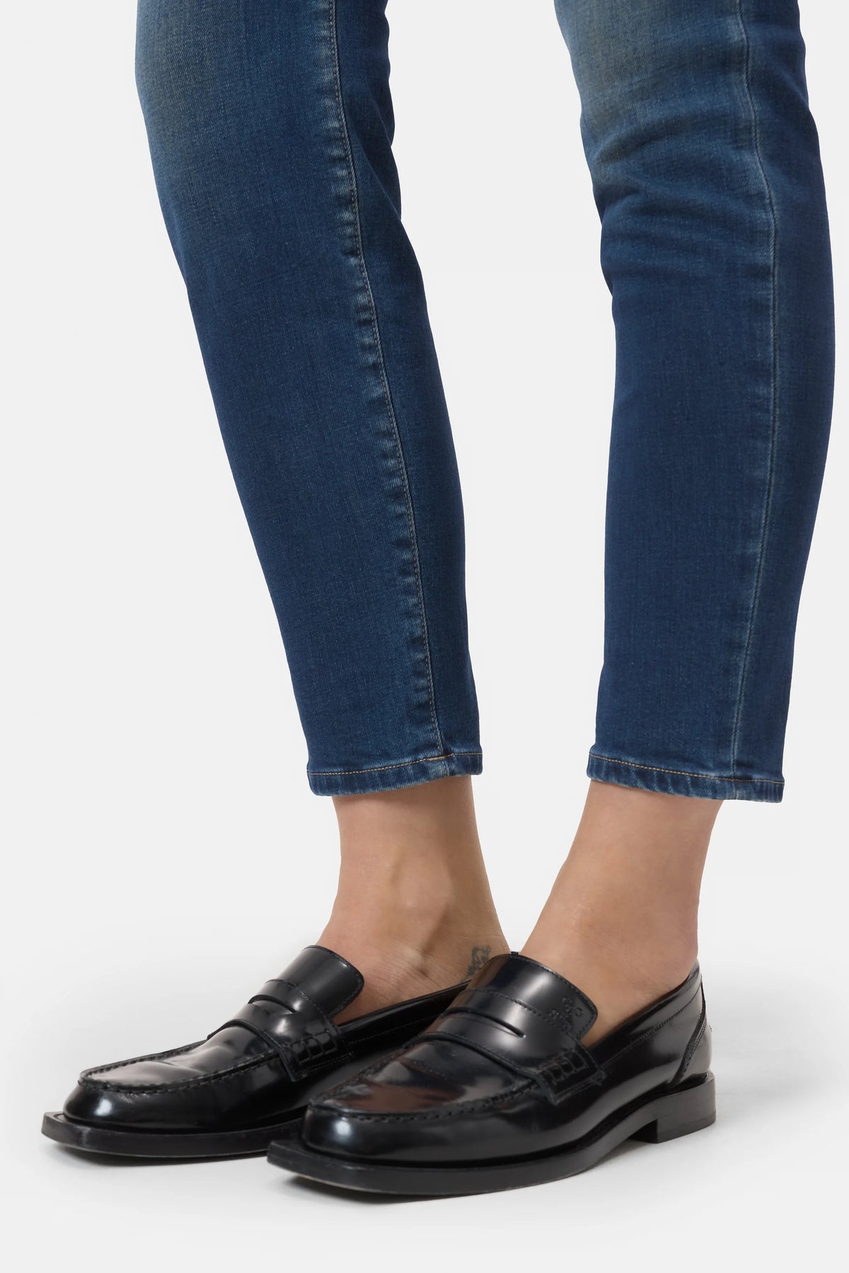 Closed Women's Baker Power Stretch Skinny Jean - Dark Blue White Smoke