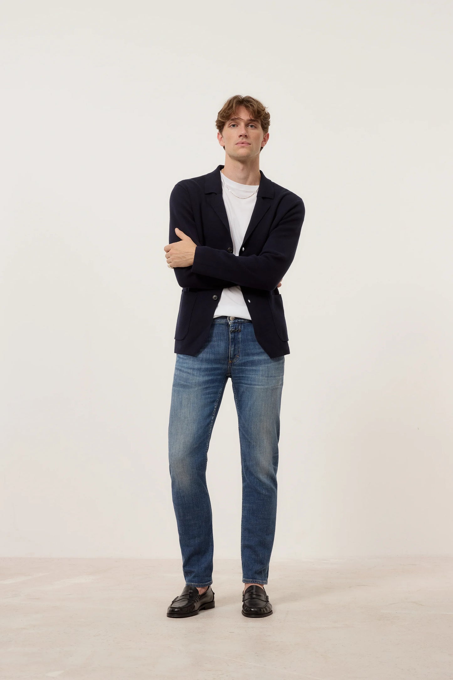Closed Men's Unity Slim Jean – Mid Blue Antique White