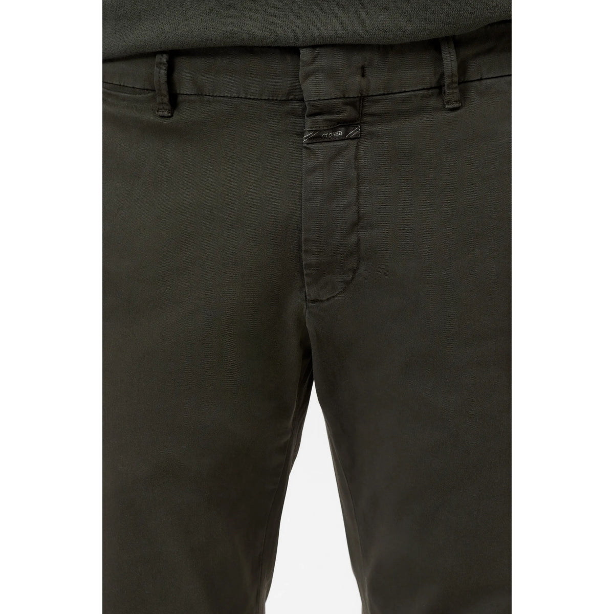Men's Clifton True Pants in dark olive green by Closed, stylish and comfortable men's casual pants with a tailored fit.