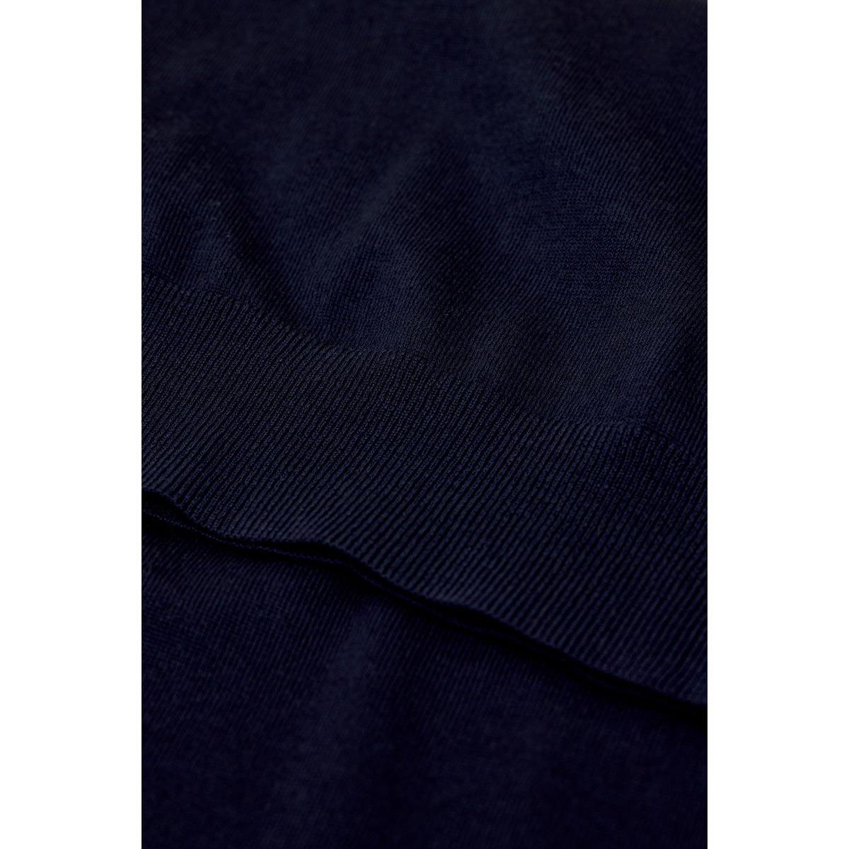 Men's dark night fine-knit crewneck jumper by Closed Men's, featuring a close-up view of the textured knit fabric.