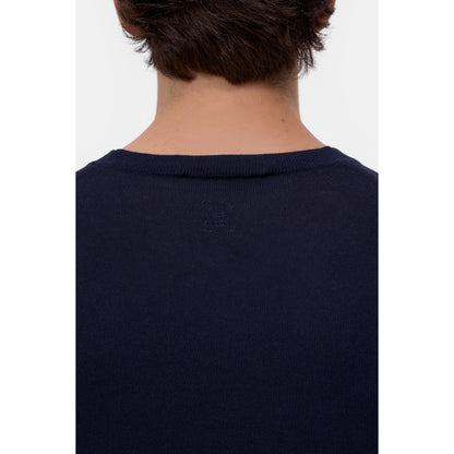 Men's dark night fine-knit crewneck jumper by Closed Men's, showing the close-up of the textured knit fabric and classic fit.
