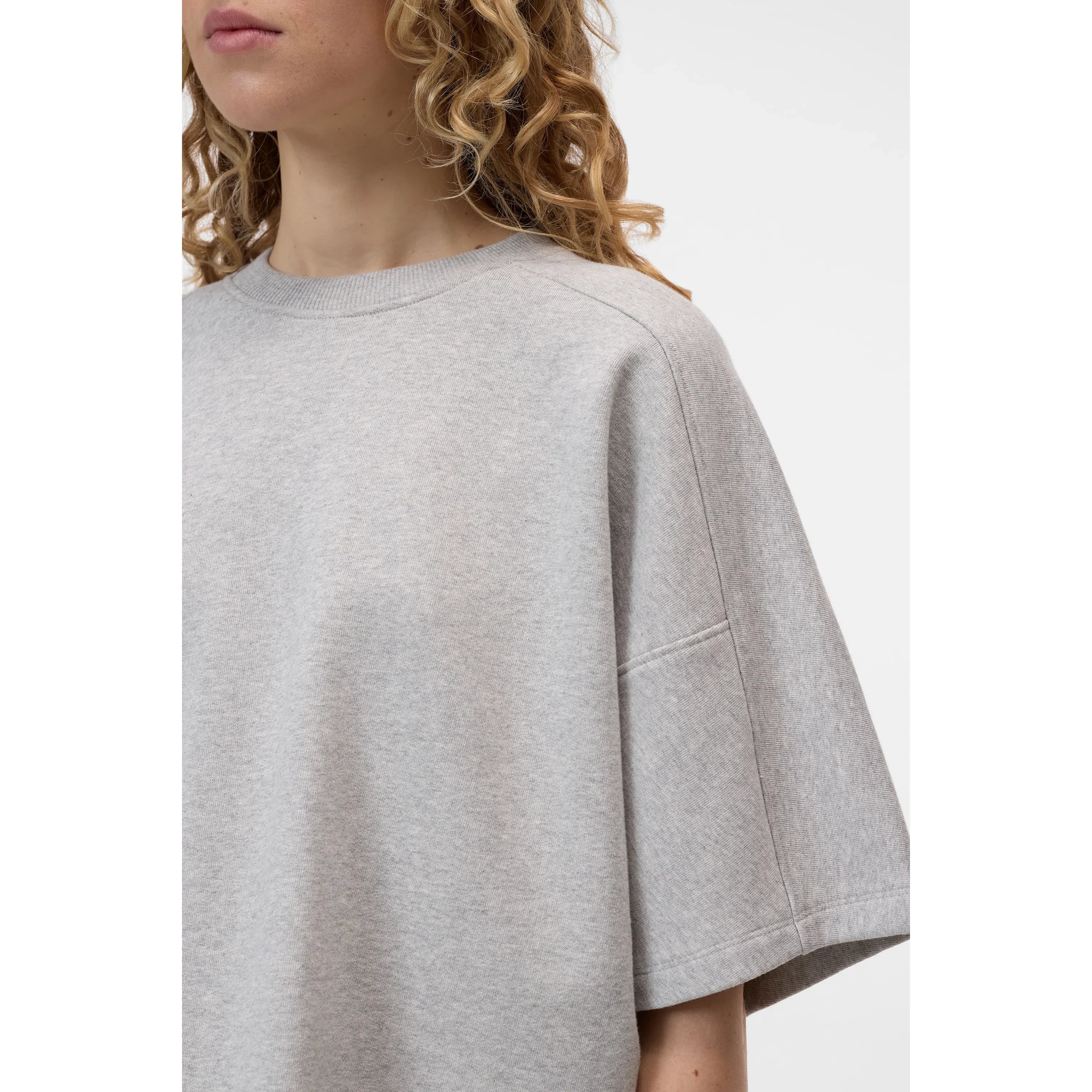 Deep Yoke T-Shirt – Light Grey Melange | DUNE + SALT
