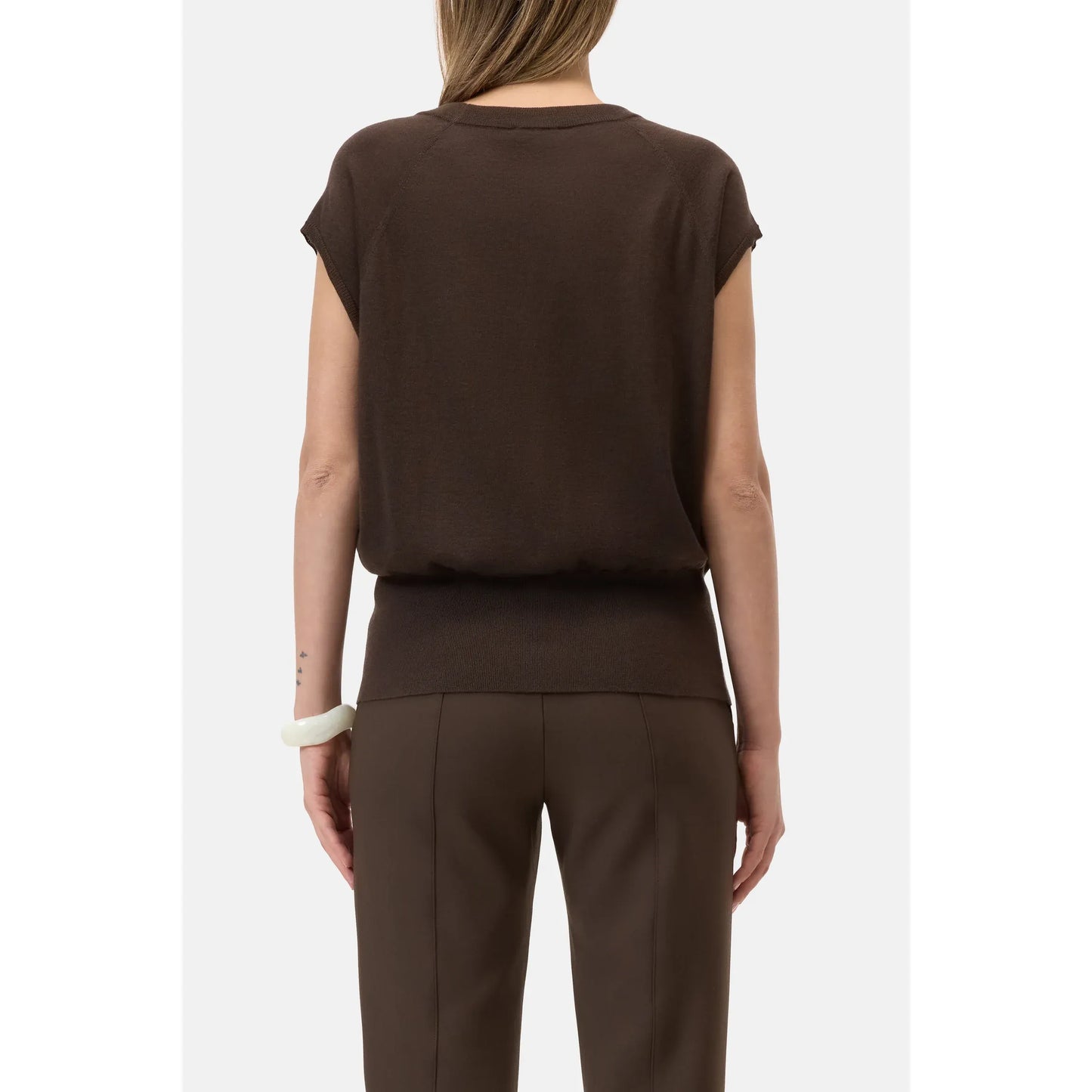 Sleeveless Cashmere/Silk Crewneck Jumper - Maple Brown - DUNE + SALT
