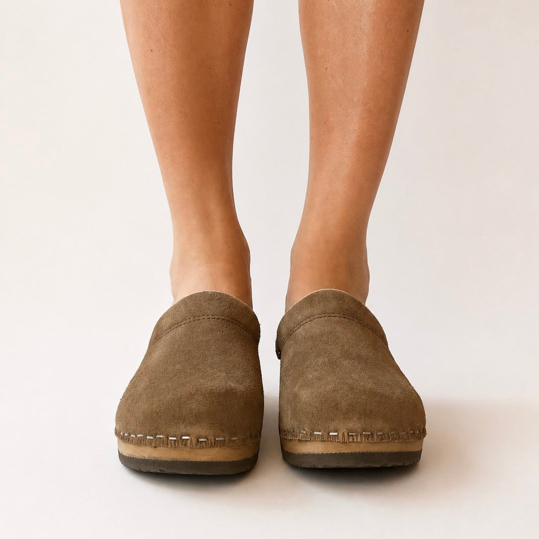 KUNSTENDESIGN.COM Embla | Umber Suede Light Gray