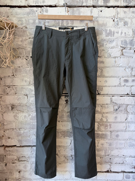 Flyweight Flex Chino - Charcoal