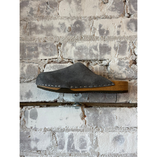 Kunsten Clogs Ella Suede Clog - Stormveil Gray