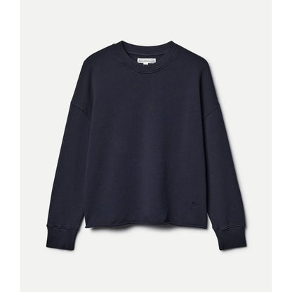 Women's charcoal Merz b. Schwanen retro fleece sweatshirt with open edge hem, showcasing a cozy, vintage-inspired design.