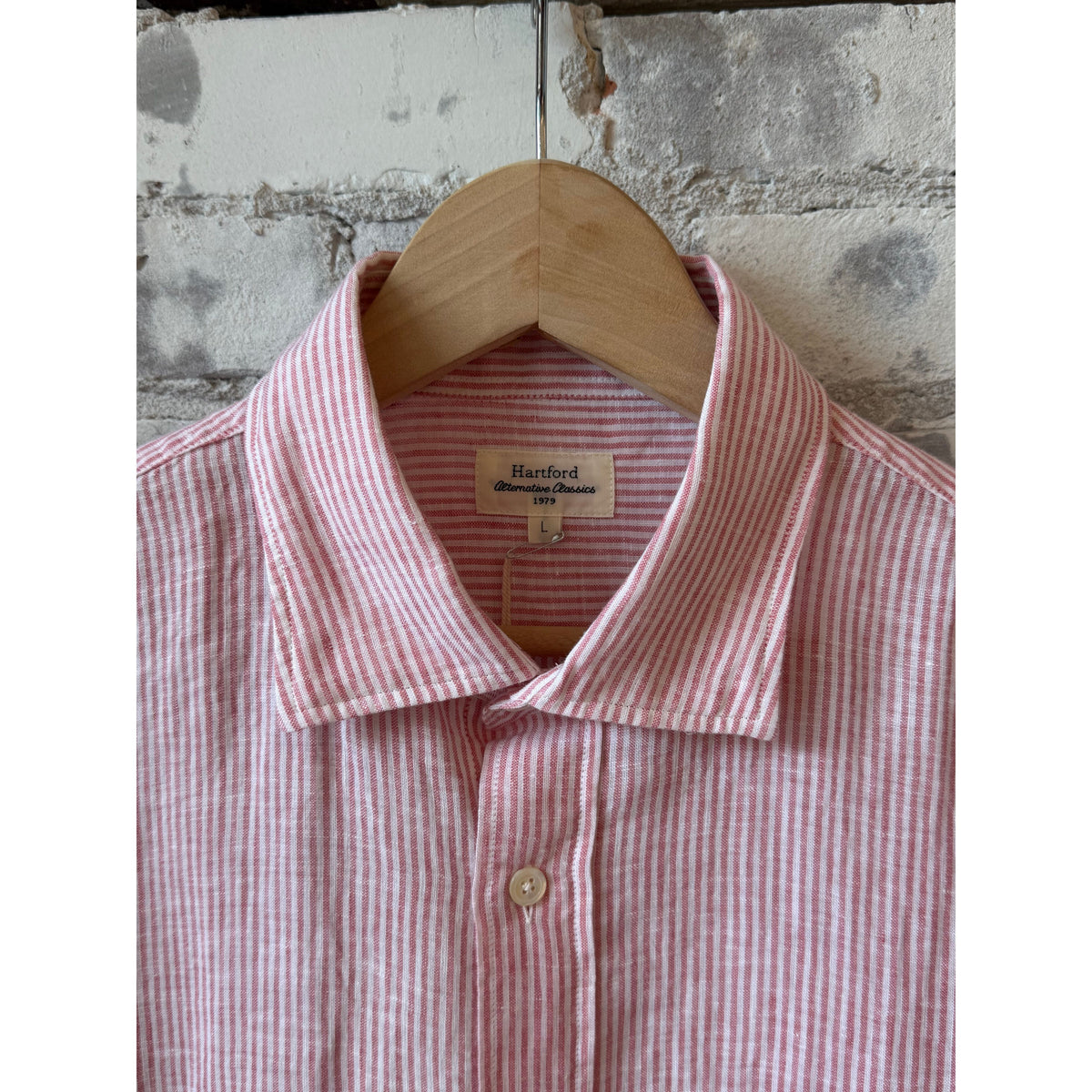 Men's Paul Woven Shirt by Hartford Men's in pink and white, featuring a stylish woven design and classic collar.