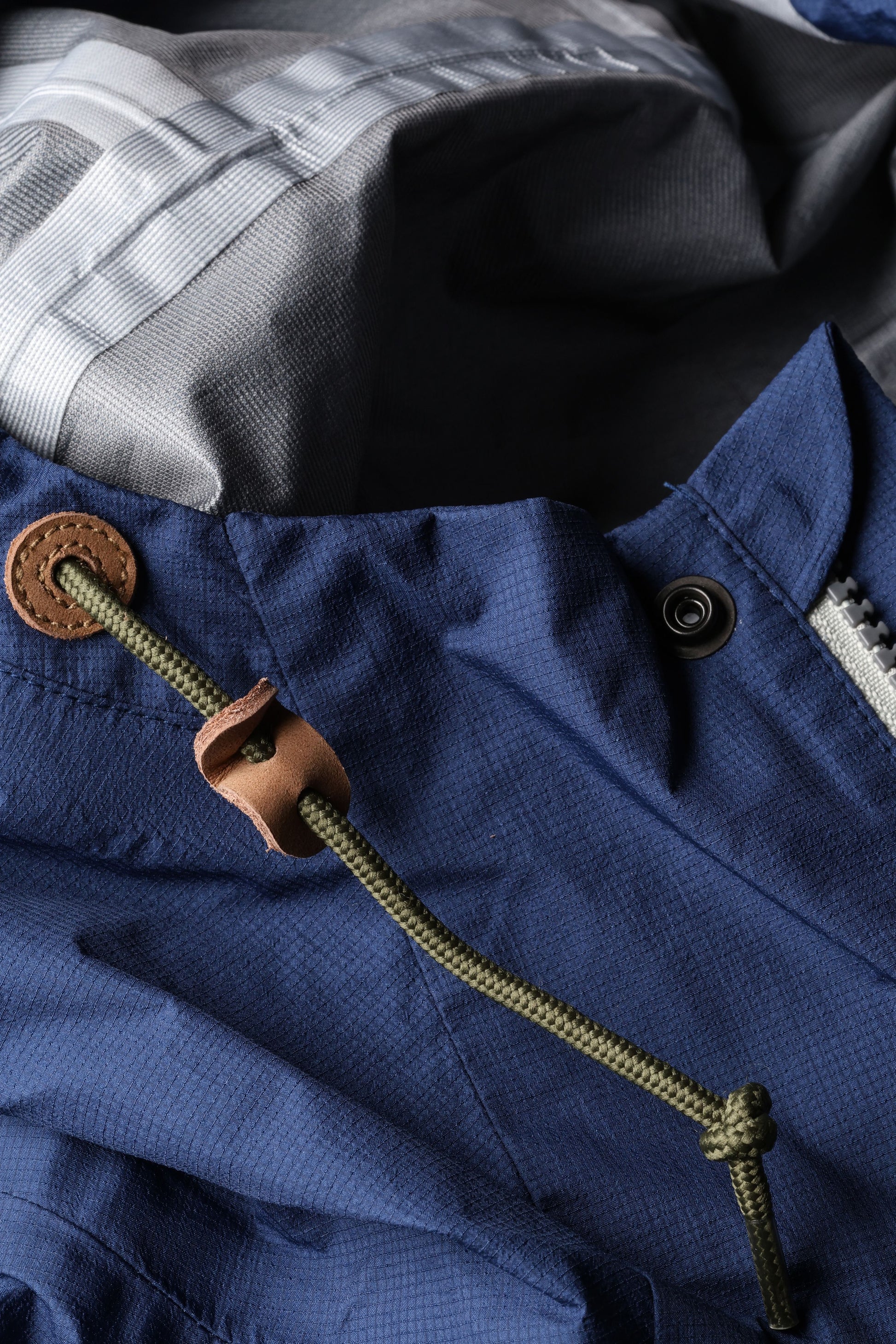 Ultra Rain Shell - Bright Navy - DUNE + SALT