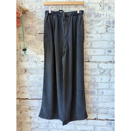 Wynston Wide Jeans - Black - DUNE + SALT