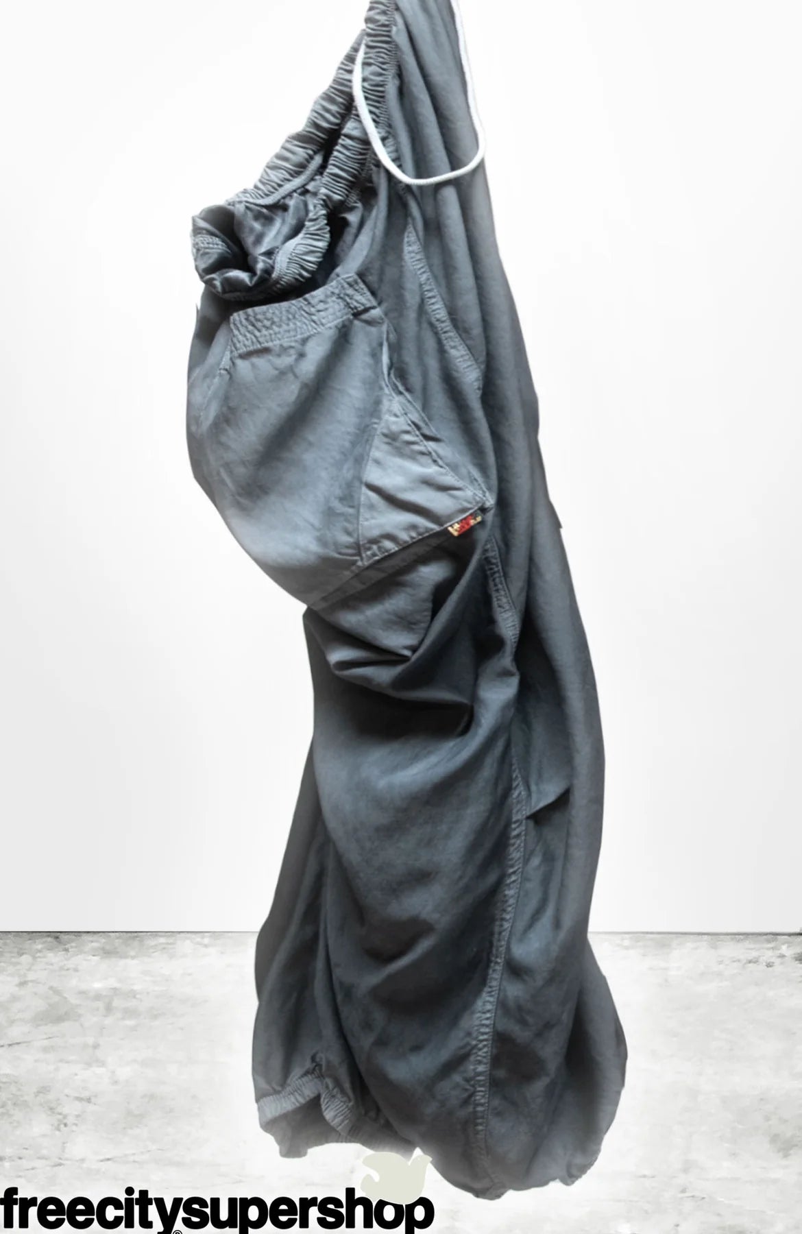 FreeCity MATTE/SATIN LOOSE DRAWCORD BIGGY PANT - Grey Art White Smoke