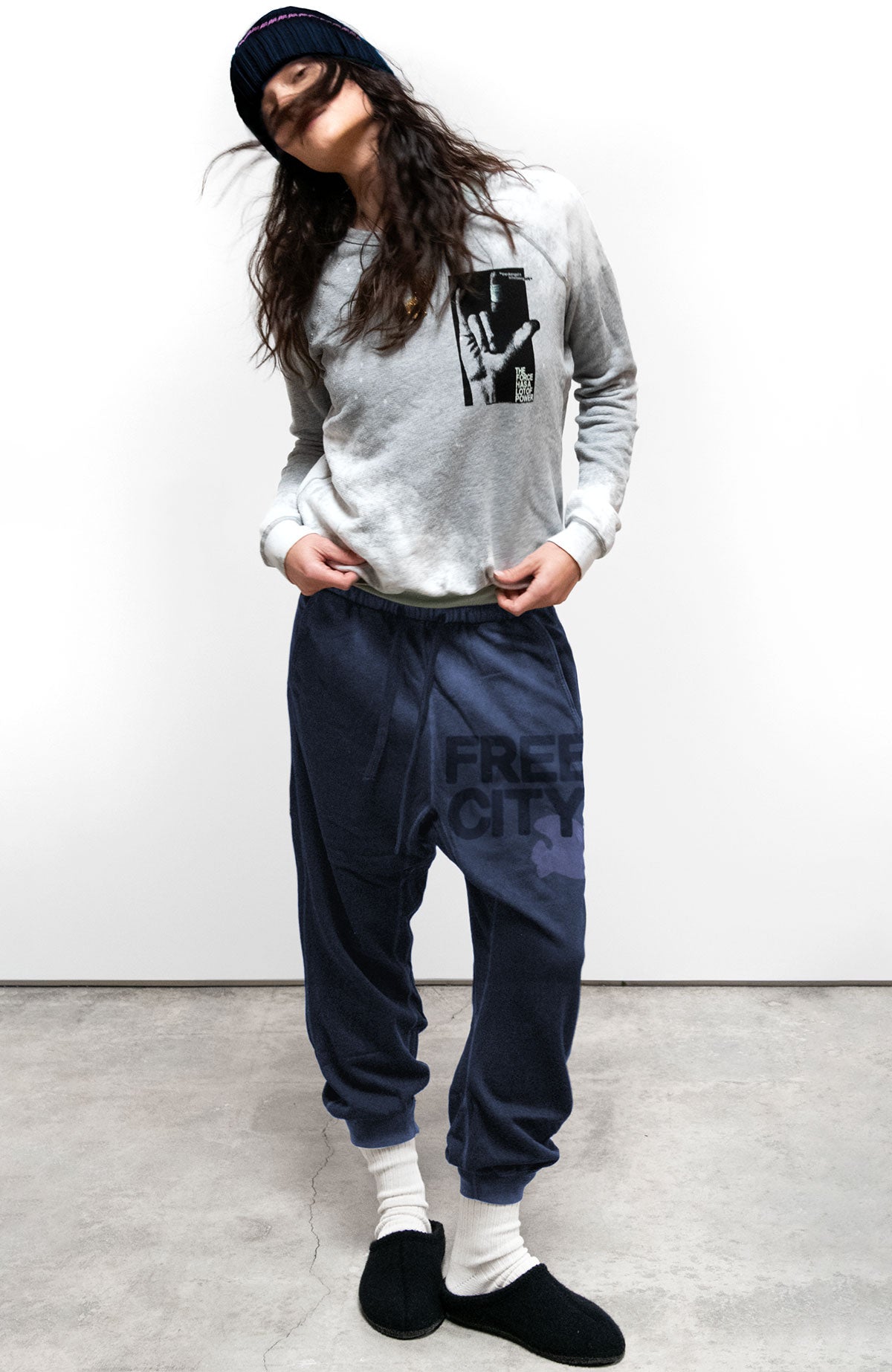 Freecitylarge Sunfades Pocket Sweatpant - Moonshrooms (styled view)