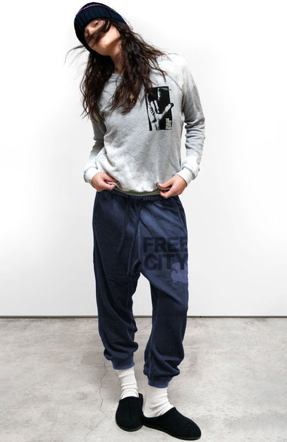 Freecitylarge Sunfades Pocket Sweatpant - Moonshrooms (styled view)
