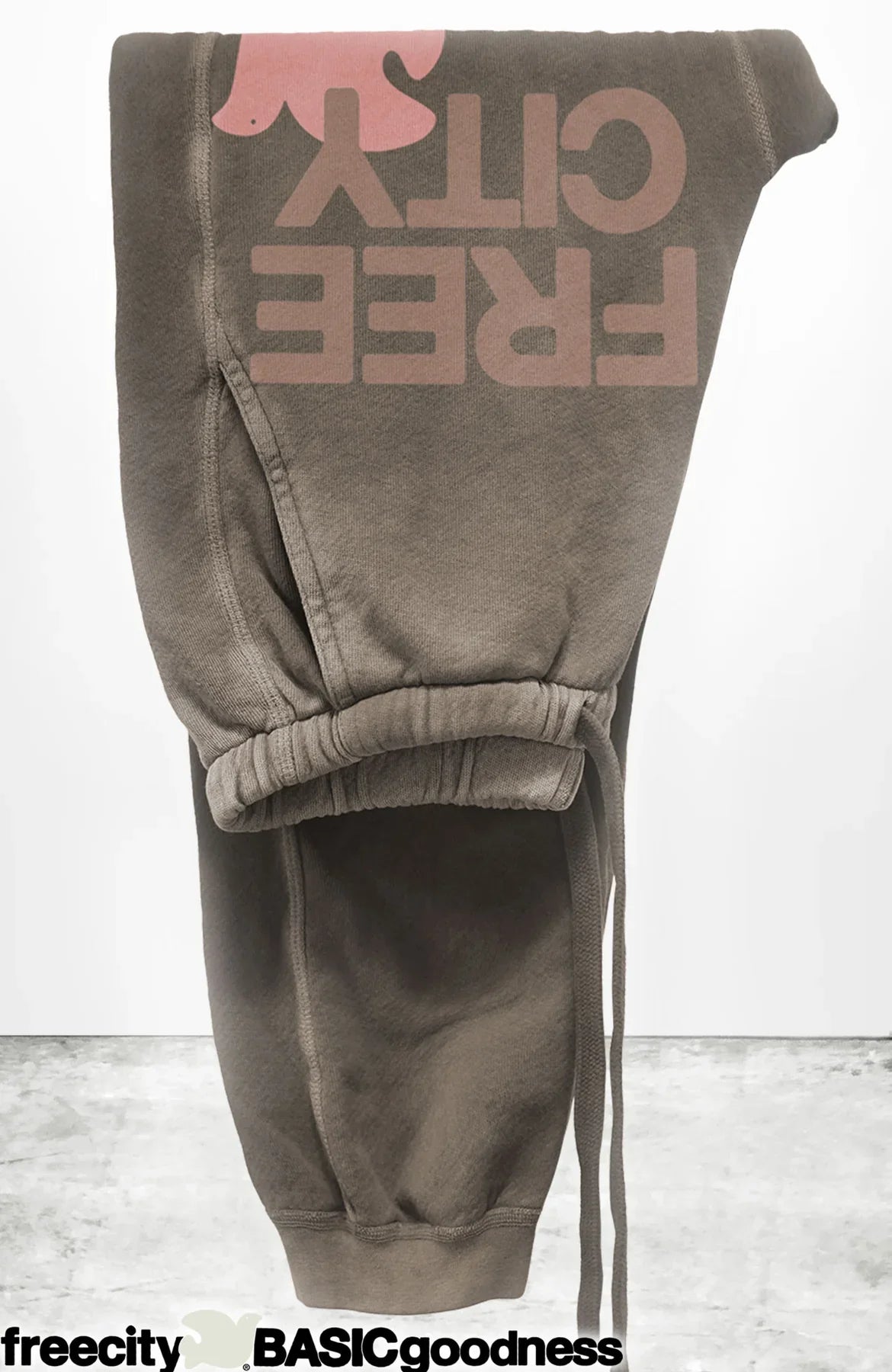 FreeCity FREECITYLARGE SUNFADES POCKET SWEATPANT - Mud White Smoke
