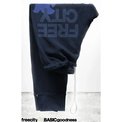 Women's Freecity large 3/4 sweats featuring a moonshroom blue pattern, relaxed fit, comfortable casual style.